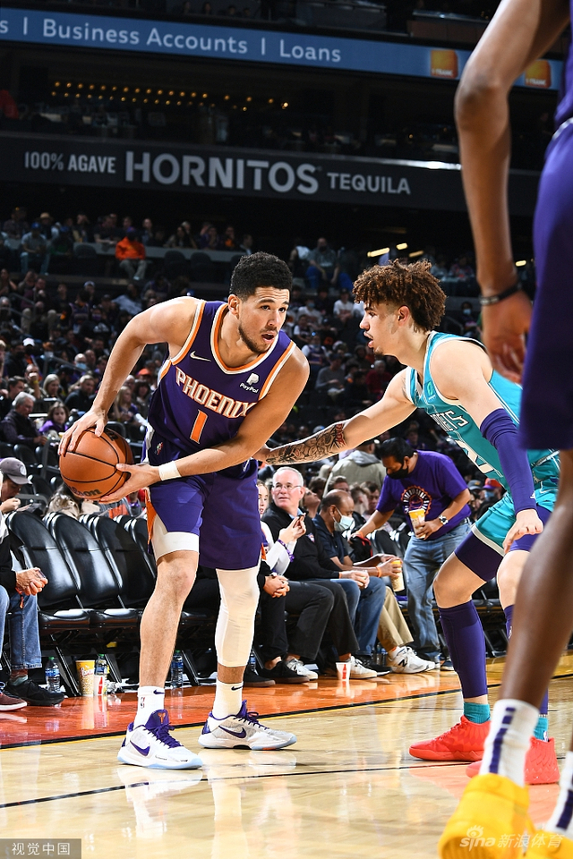 东的背景 东的背景